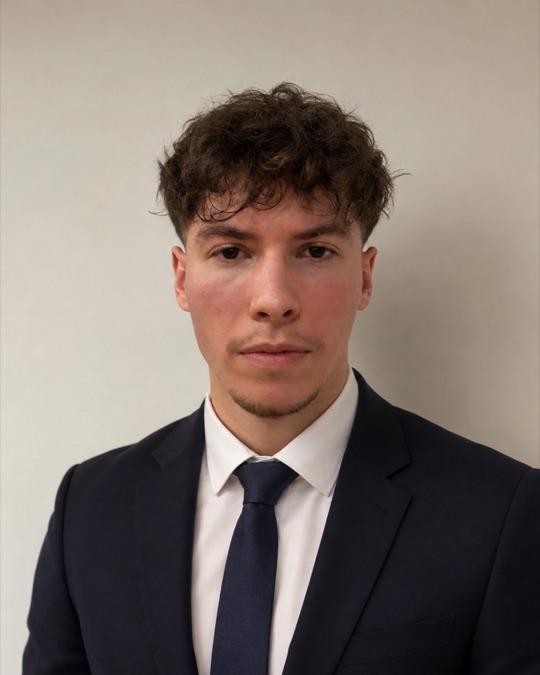 Porträt von Maximilian Bier, Co-Founder von Lumeo Media